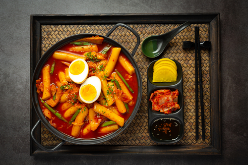 Traditional spicy Korean tteokbokki dish