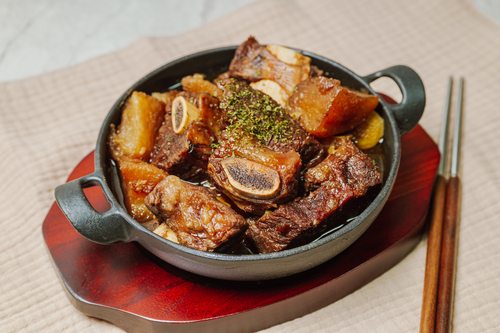 Korean braised short ribs (galbijjim)