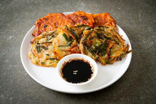 Tortita coreana de marisco (Hemul Pajeon)