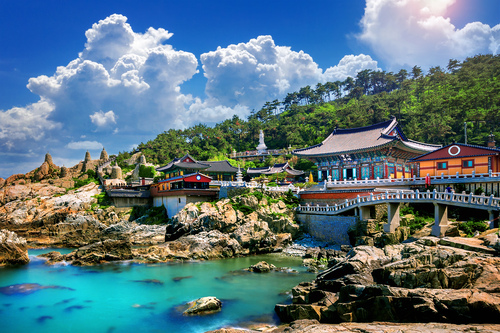 Kuil Haedong Yonggungsa di Busan