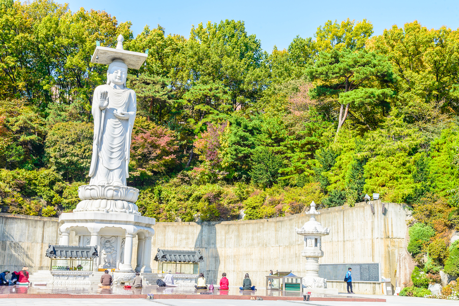 Patung Buddha di Kuil Bongeunsa di Seoul